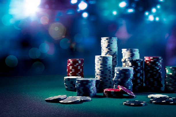 aloha live casino table and slot game interface